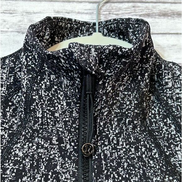 Lululemon Define Jacket - Picture 5 of 12